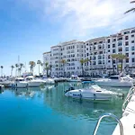 26 Front Row Penthouse Golf And Sea Views Duquesa Andalusia Манилва