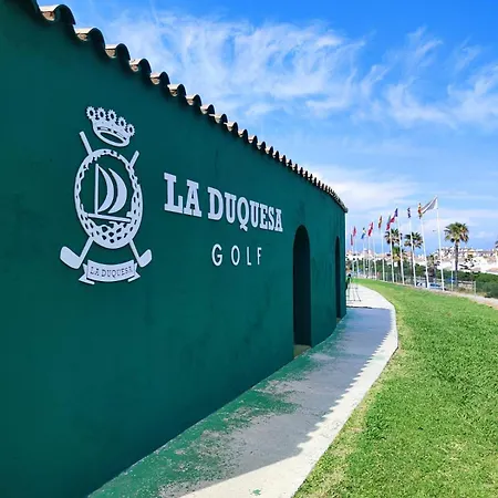 26 Front Row Penthouse Golf And Sea Views Duquesa Andalusia Апартаменты Манилва