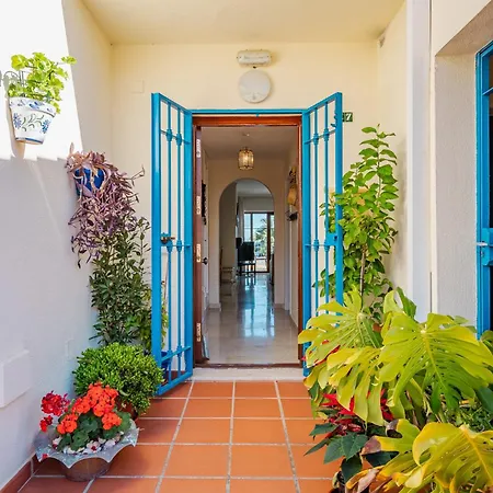 26 Front Row Penthouse Golf And Sea Views Duquesa Andalusia Манилва